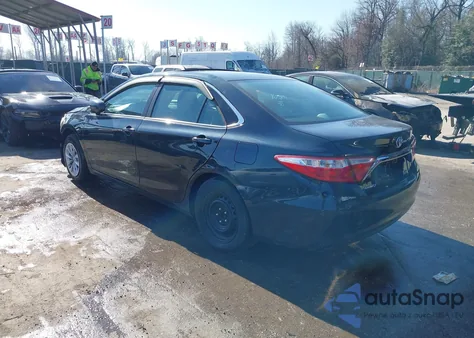 2015 Toyota Camry Hybrid Le z USA, uszkodzony, nr VIN 4T1BD1FK8FU172673